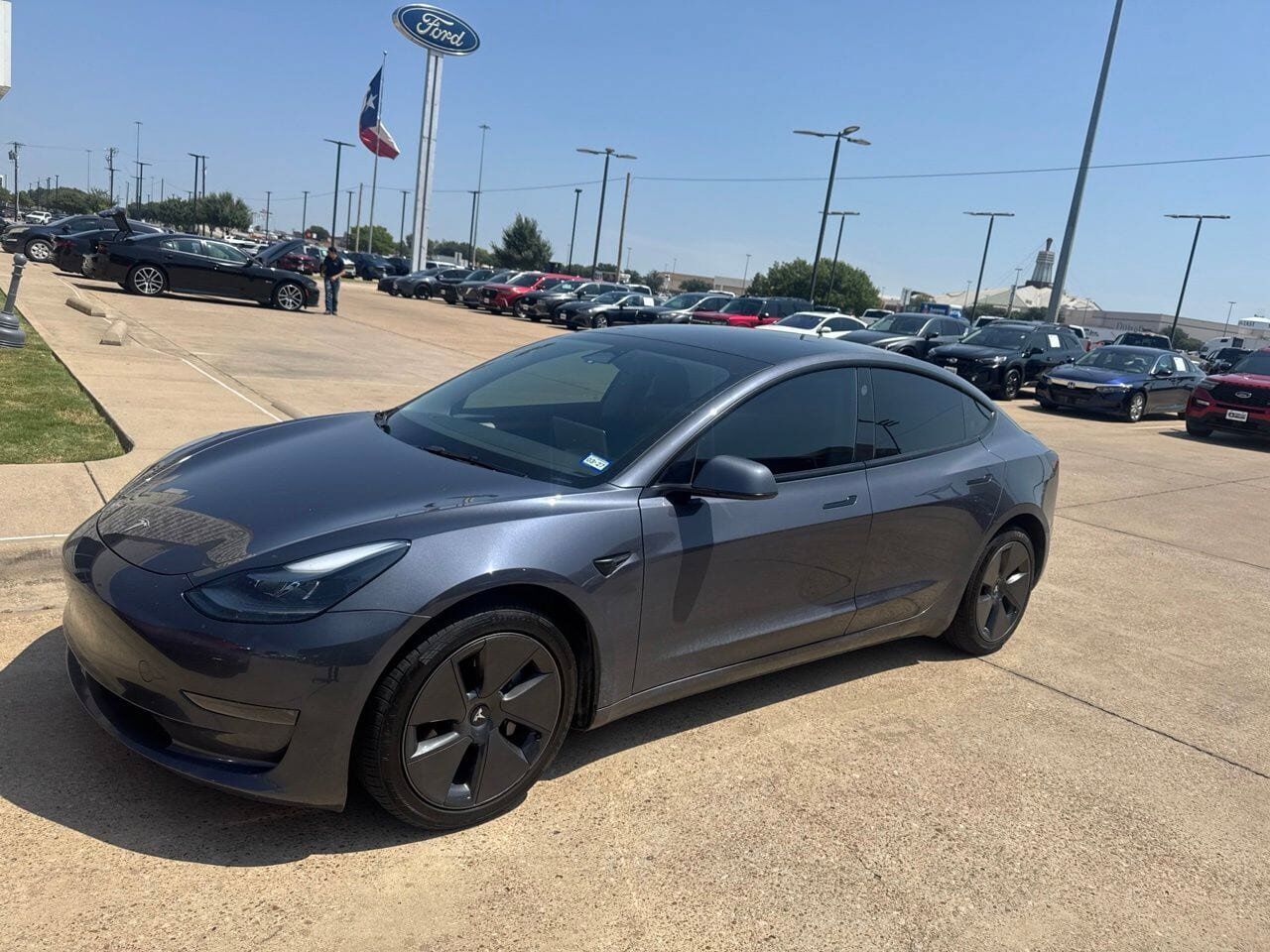 2023 TESLA Model 3