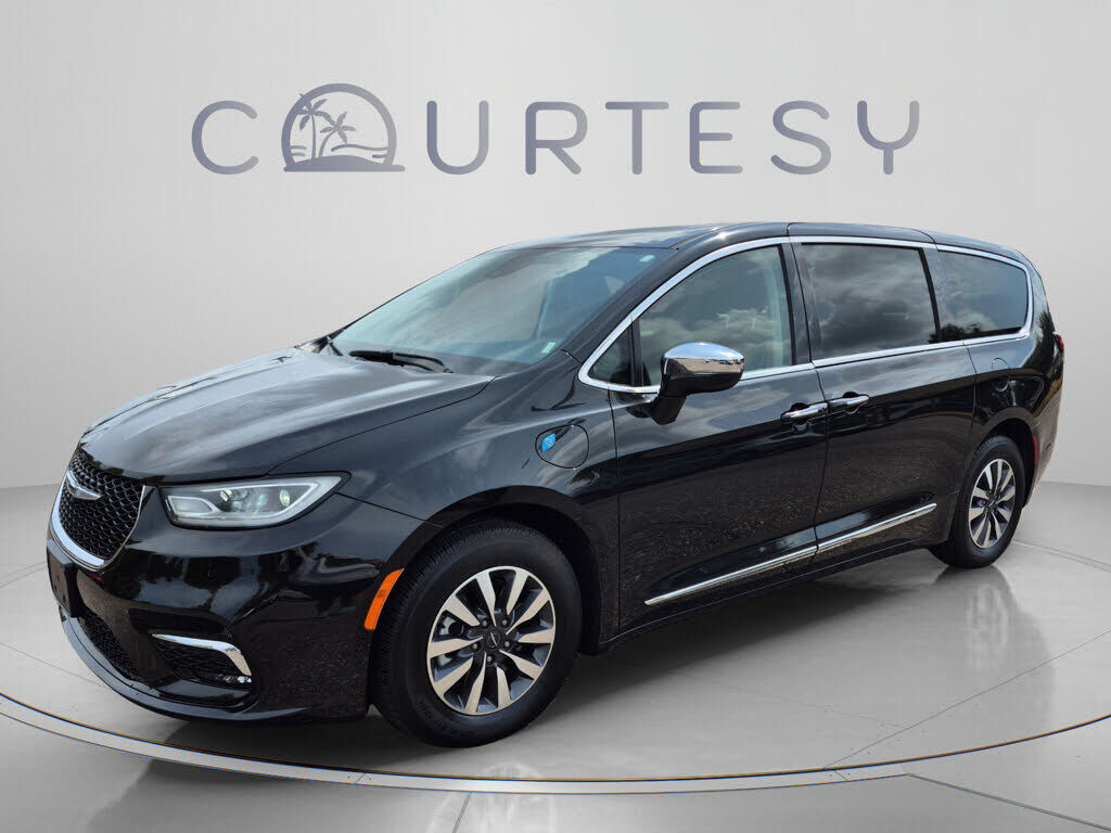 2023 CHRYSLER Pacifica