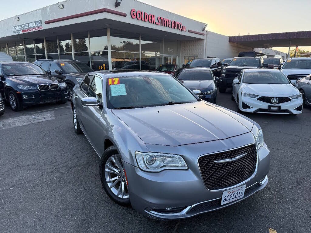 2017 CHRYSLER 300