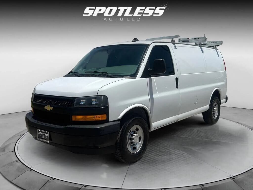 2021 CHEVROLET Express
