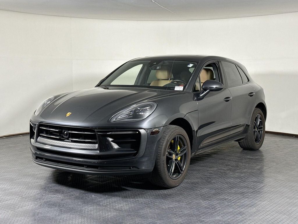 2023 PORSCHE Macan