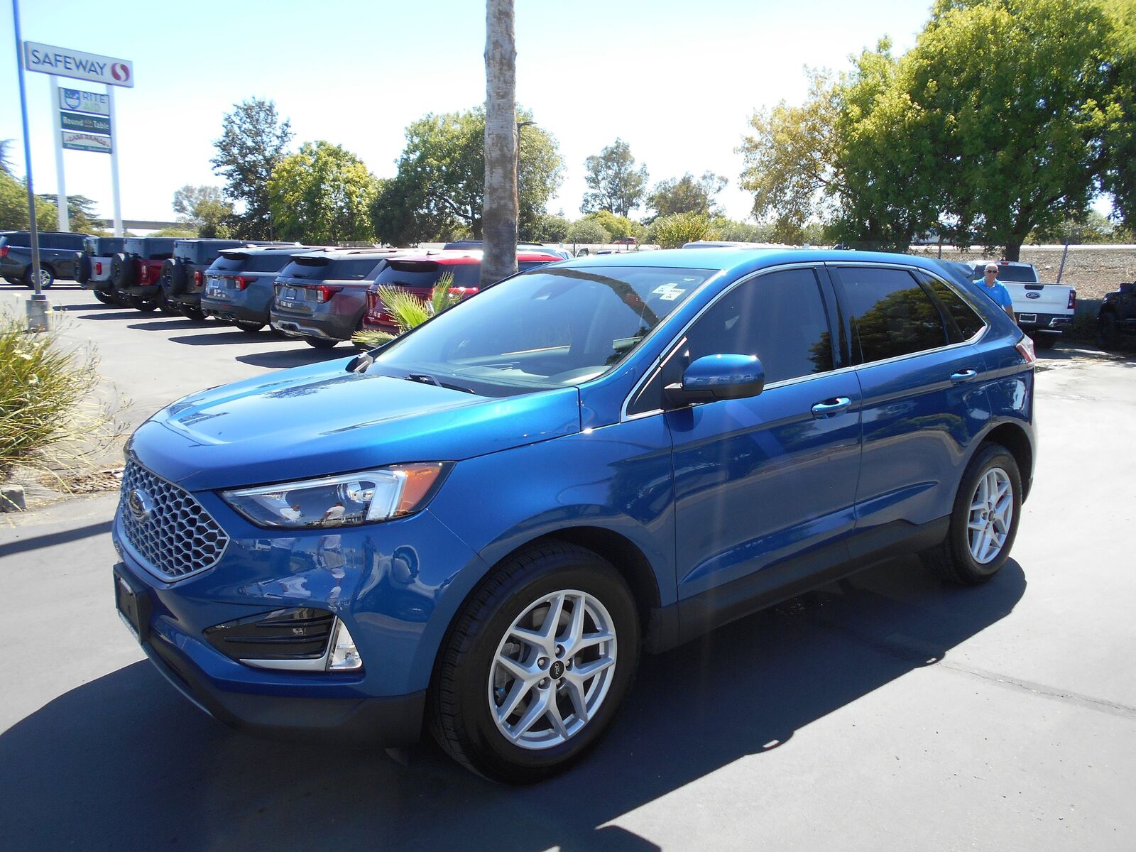 2024 FORD Edge
