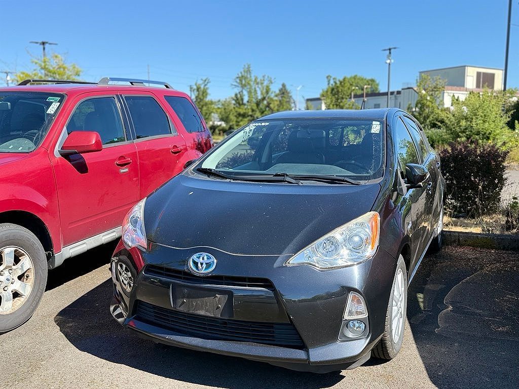 2014 TOYOTA Prius