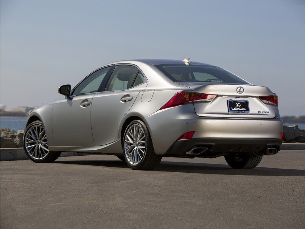 2019 LEXUS IS