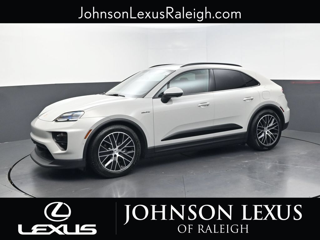 2026 PORSCHE Macan