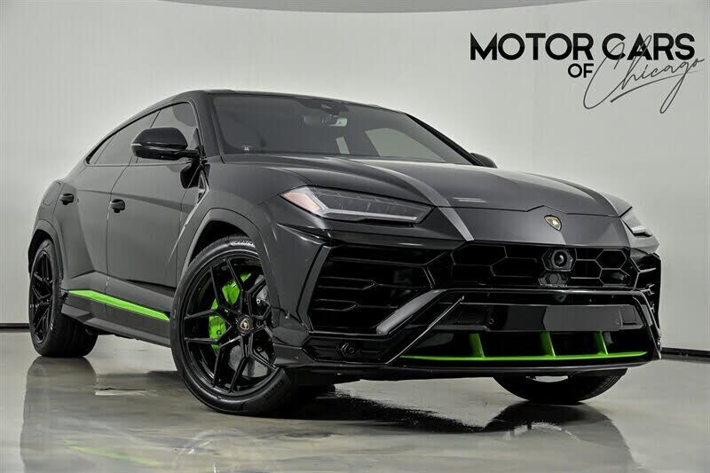 2020 LAMBORGHINI URUS