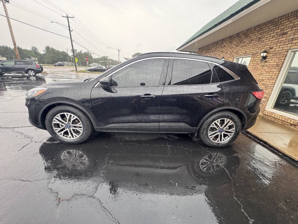 2020 FORD Escape