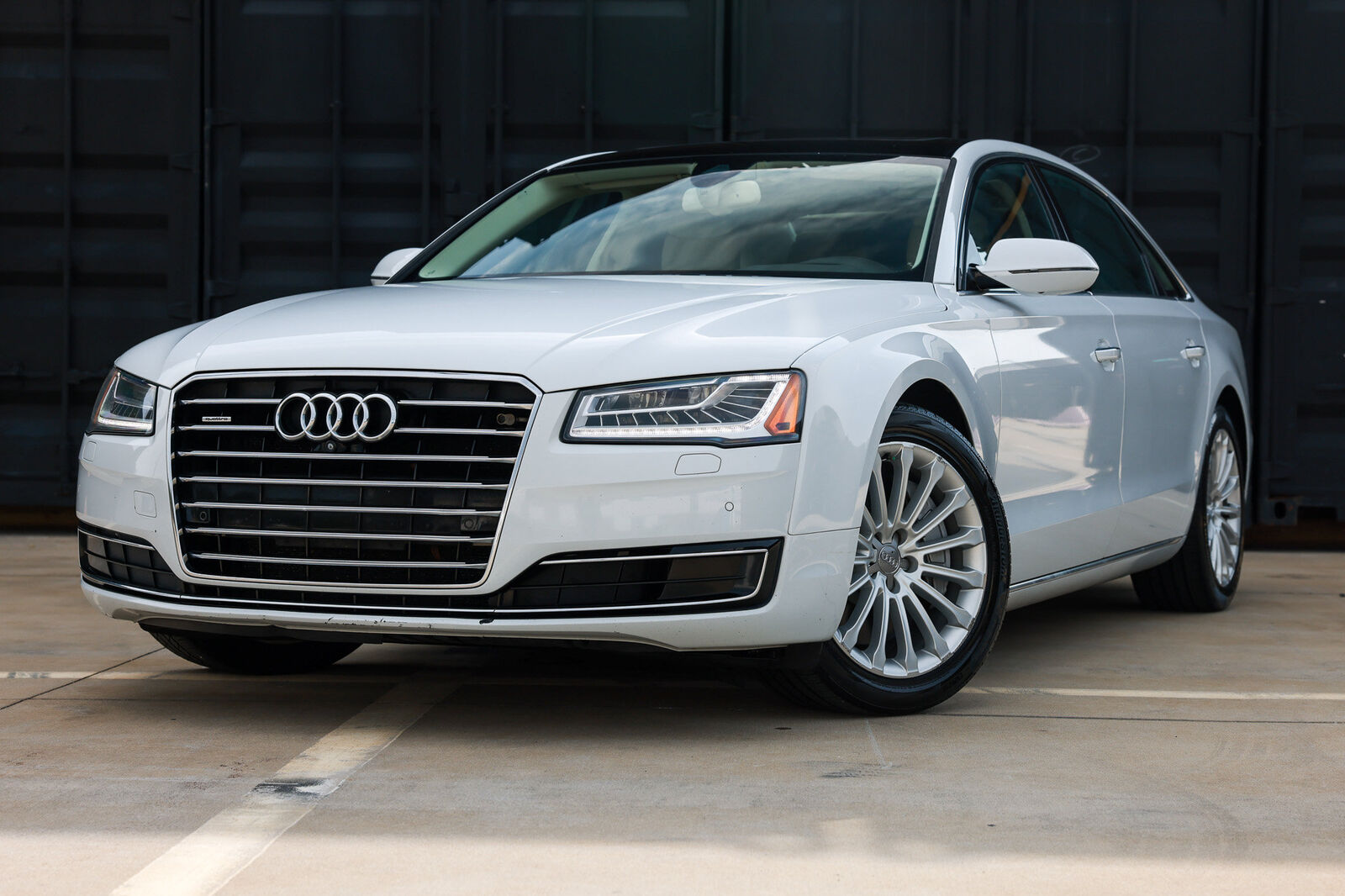 2016 AUDI A8
