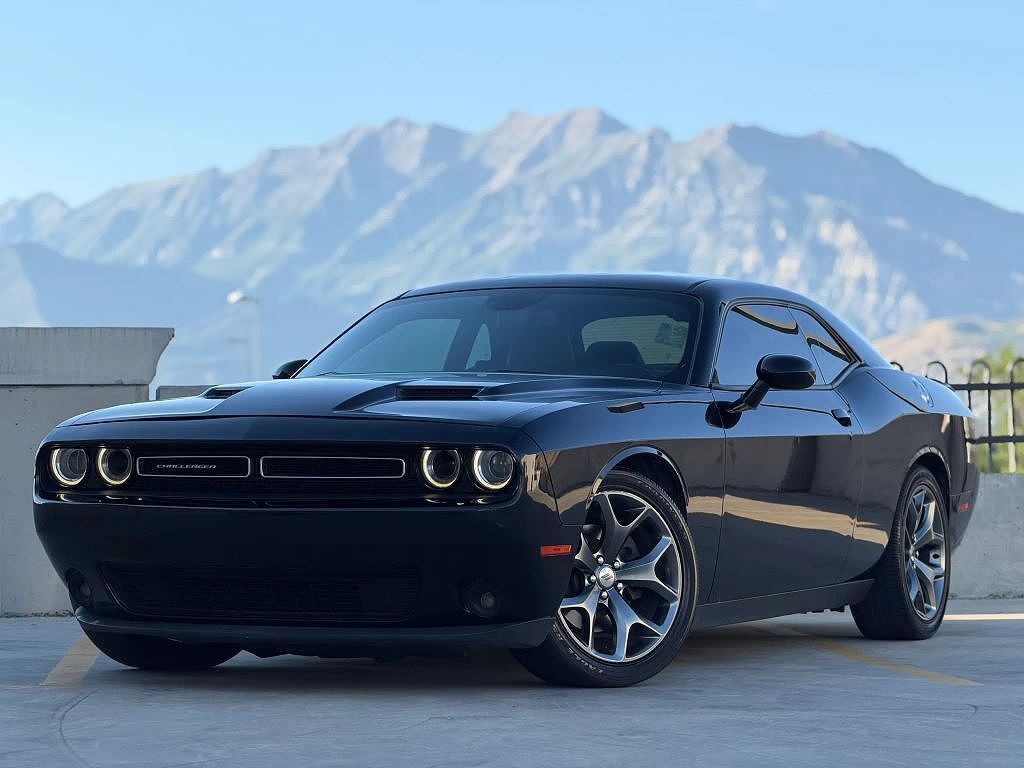 2017 DODGE Challenger