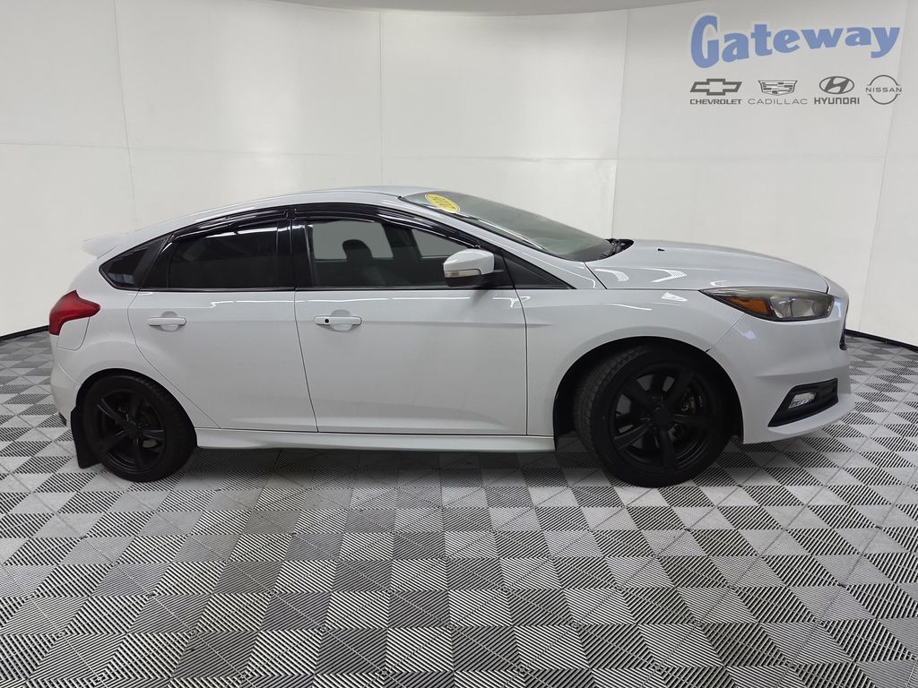 2016 FORD Focus