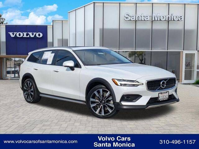 2020 VOLVO V60CC