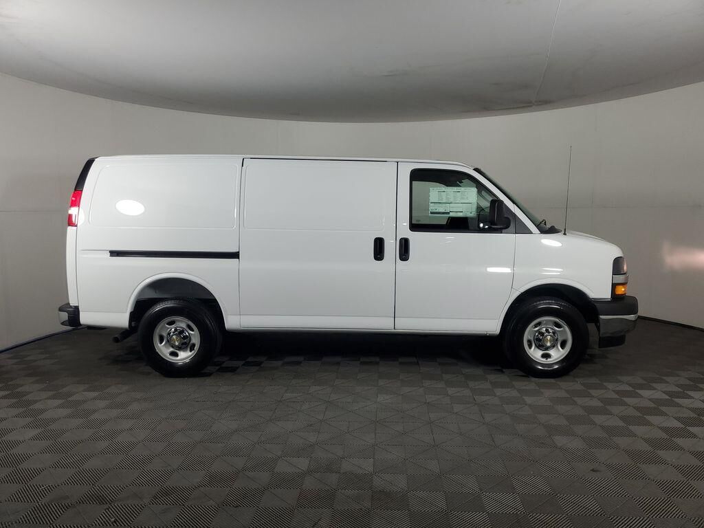 2026 CHEVROLET Express