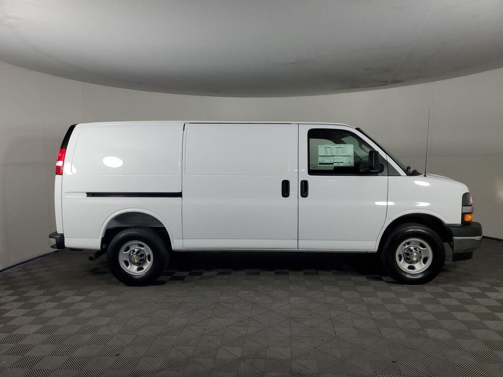 2026 CHEVROLET Express