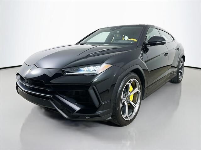 2024 LAMBORGHINI URUS