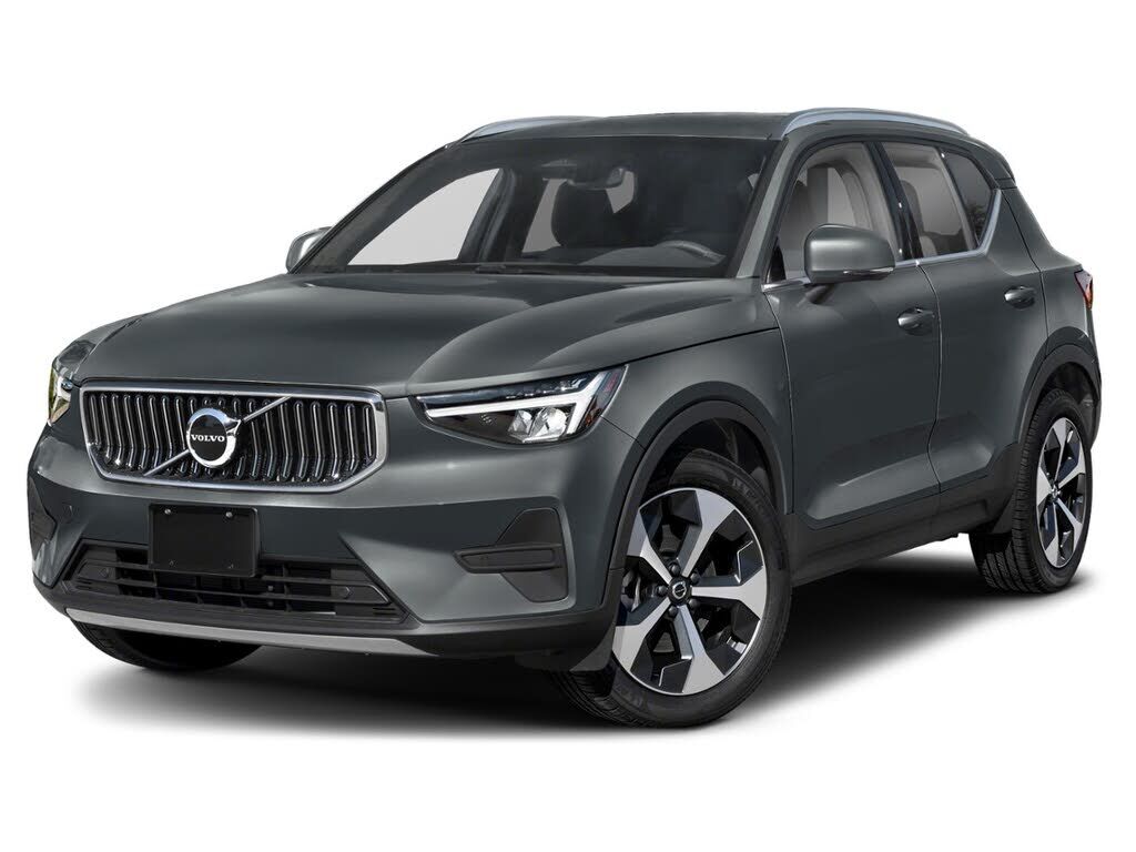 2025 VOLVO XC40