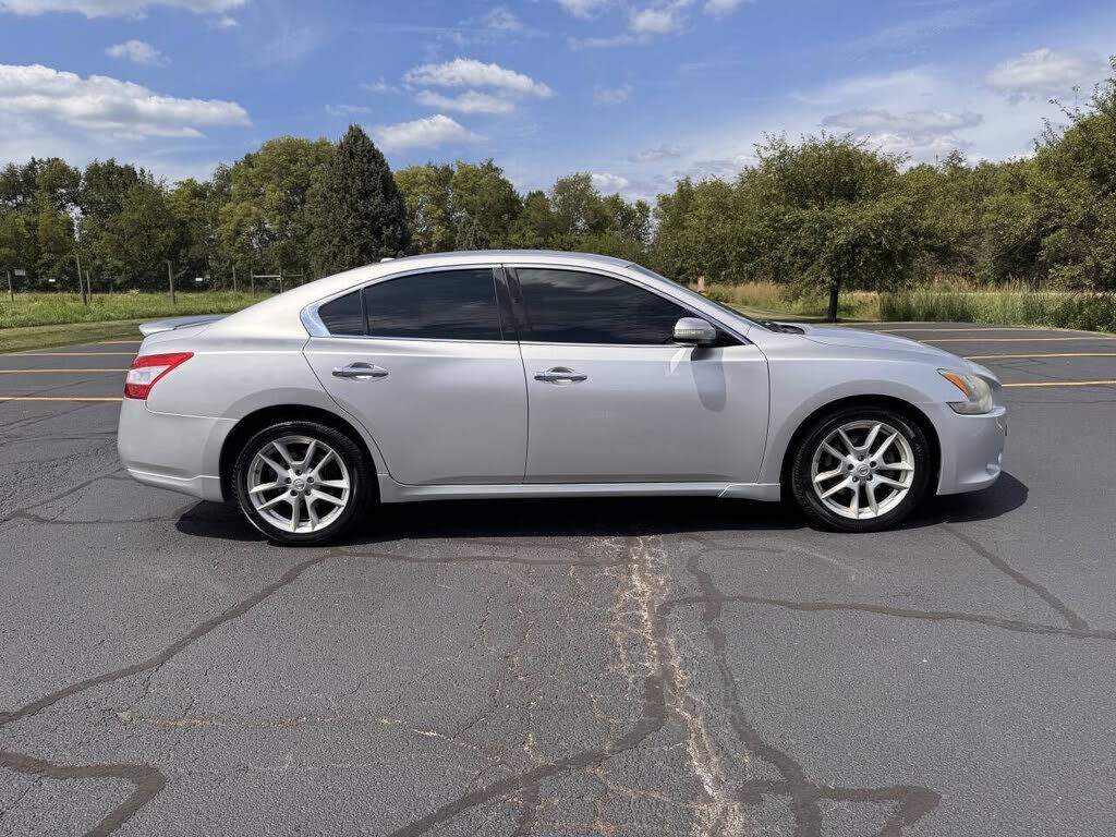 2010 NISSAN Maxima