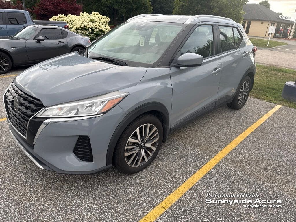 2021 NISSAN Kicks