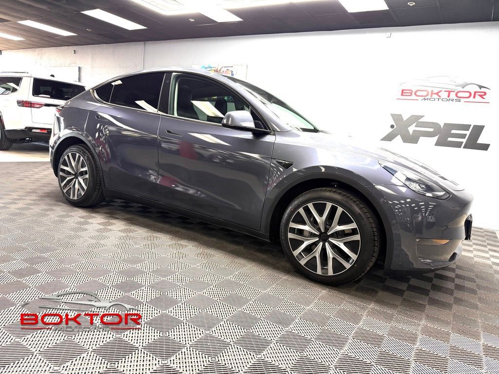 2021 TESLA Model Y