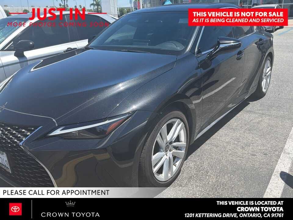 2022 LEXUS IS