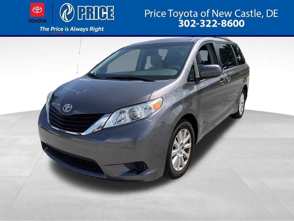 2014 TOYOTA Sienna