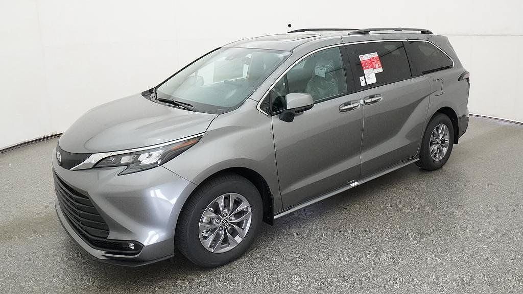 2026 TOYOTA Sienna