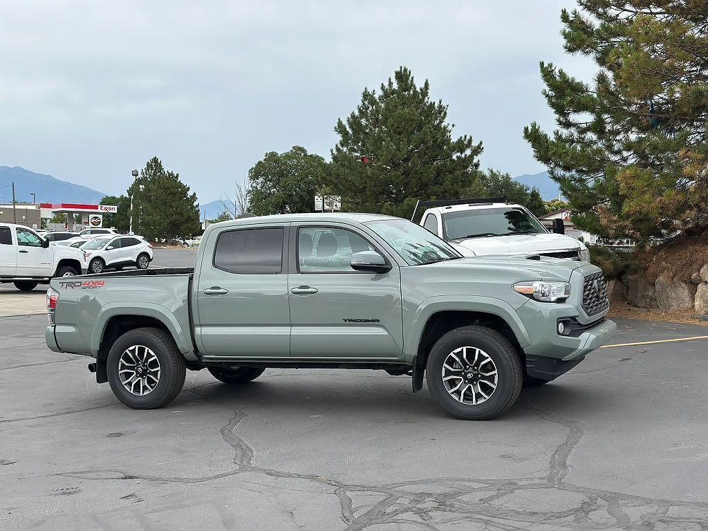 2022 TOYOTA Tacoma