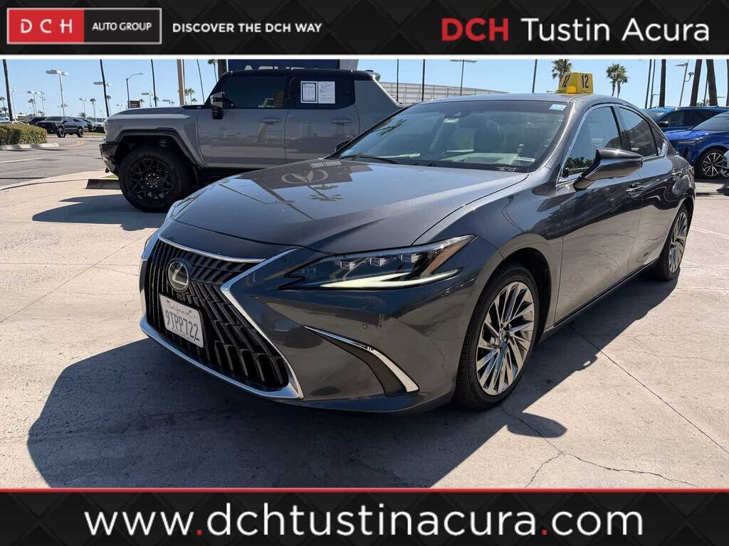 2025 LEXUS ES
