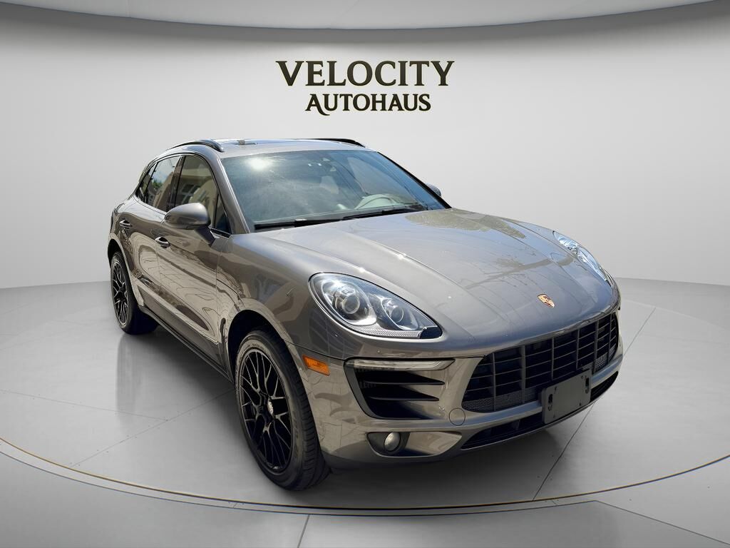 2018 PORSCHE Macan