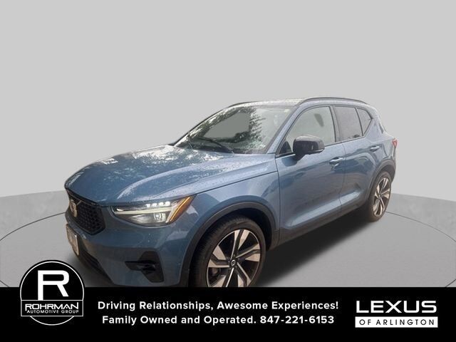 2024 VOLVO XC40