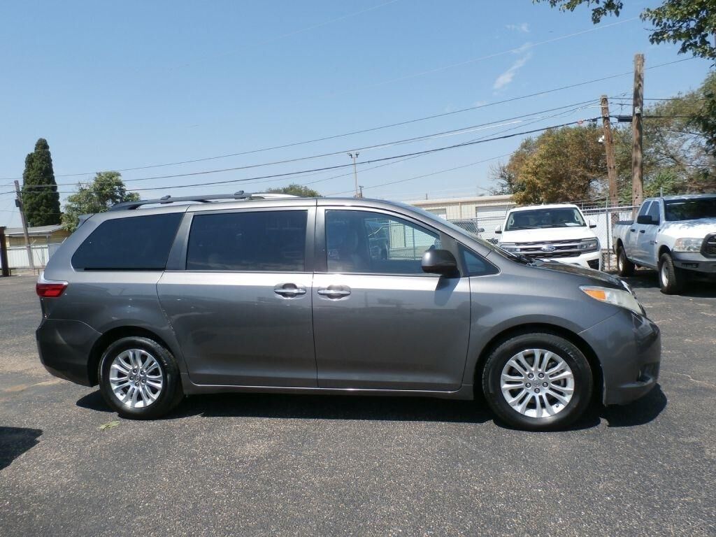 2015 TOYOTA Sienna