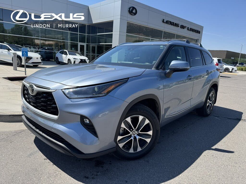 2021 TOYOTA Highlander