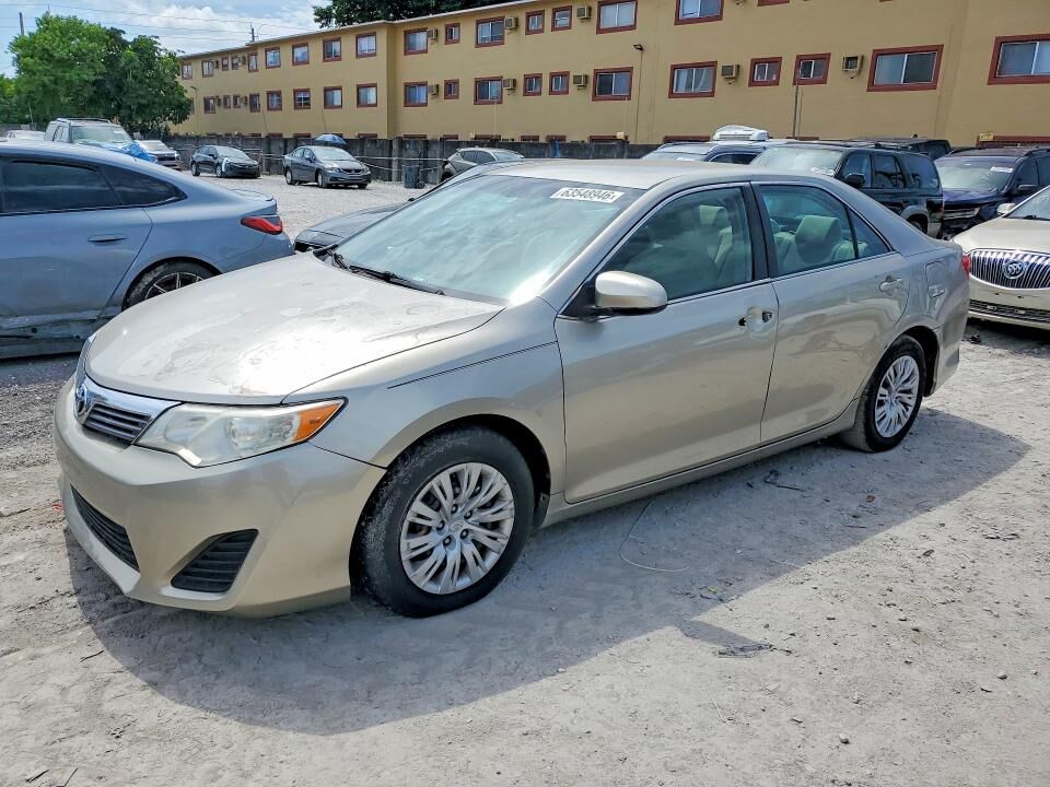 2014 TOYOTA Camry