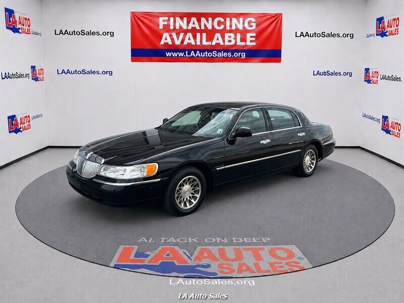 2001 LINCOLN Town Car