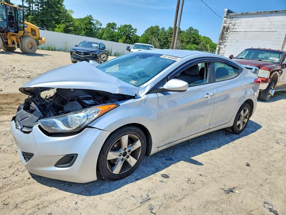 2013 HYUNDAI Elantra