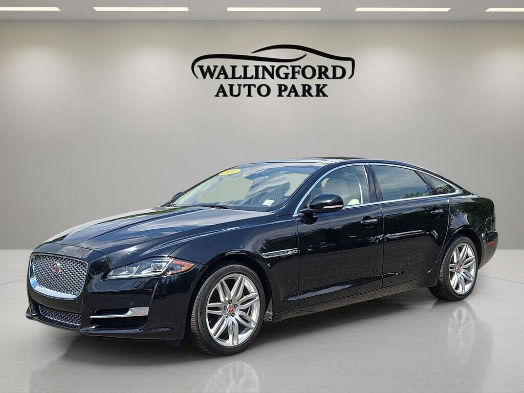 2017 JAGUAR XJ