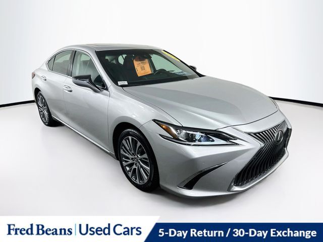 2019 LEXUS ES