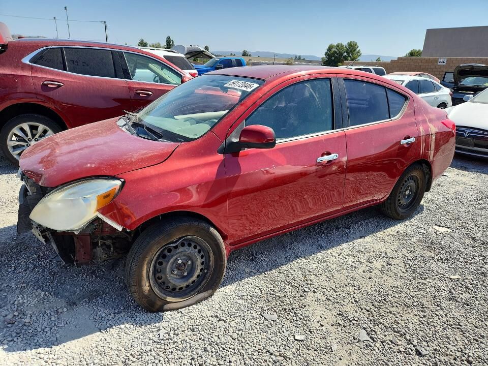 2012 NISSAN Versa