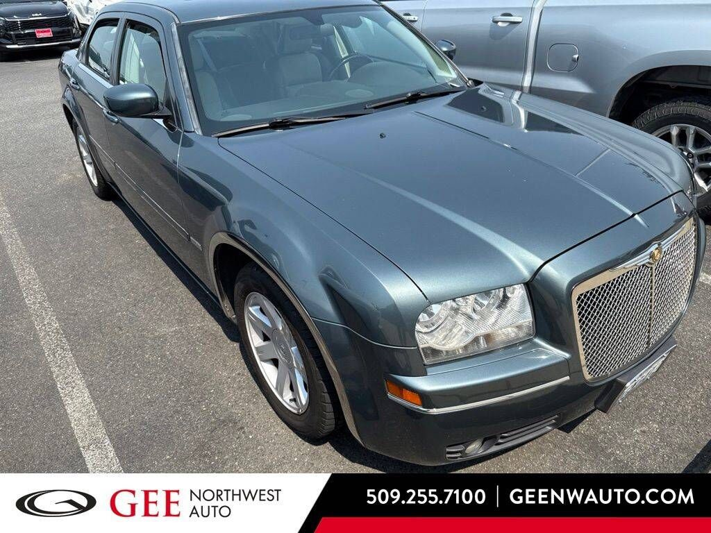 2005 CHRYSLER 300