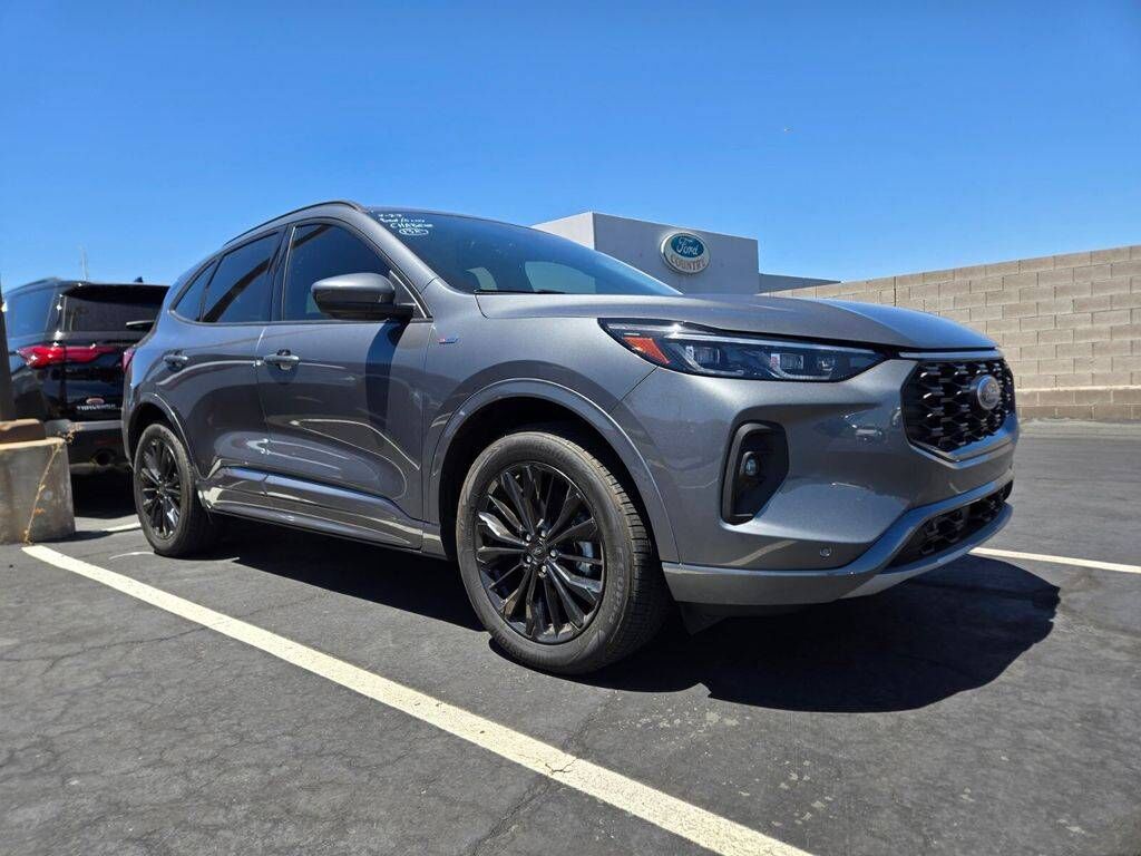 2025 FORD Escape