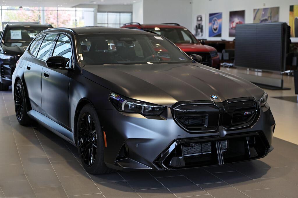 2027 BMW M5