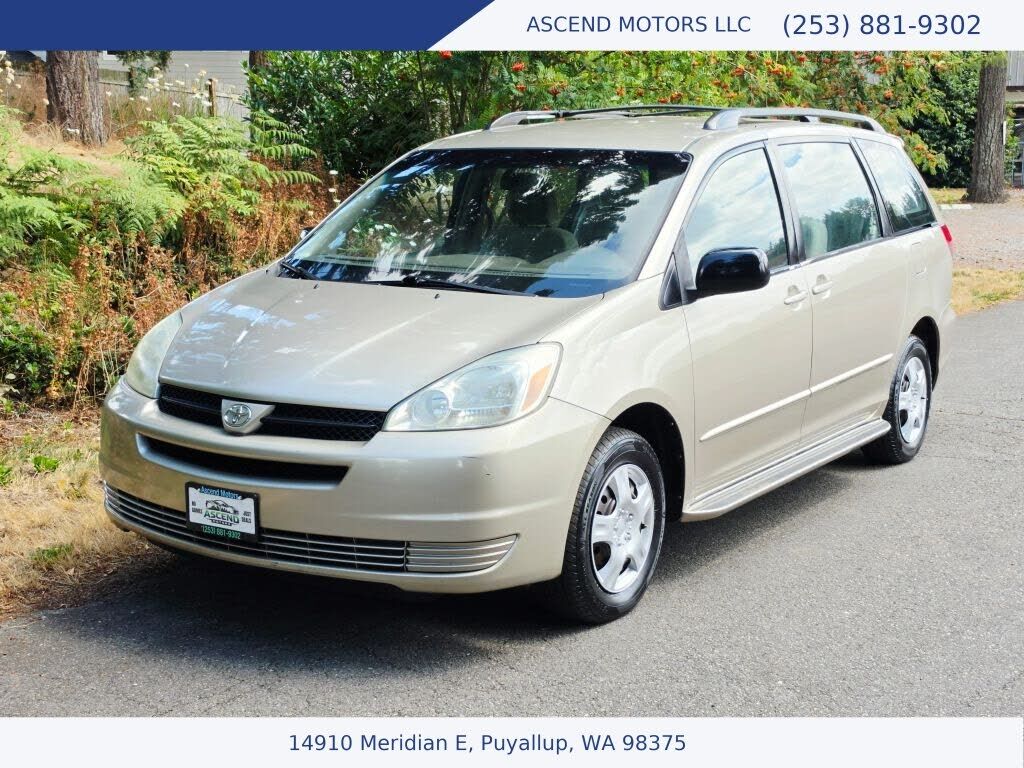 2004 TOYOTA Sienna