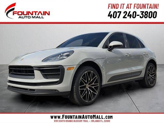 2022 PORSCHE Macan