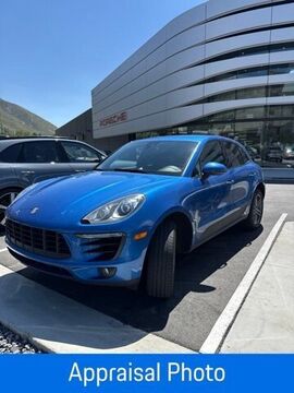 2017 PORSCHE Macan