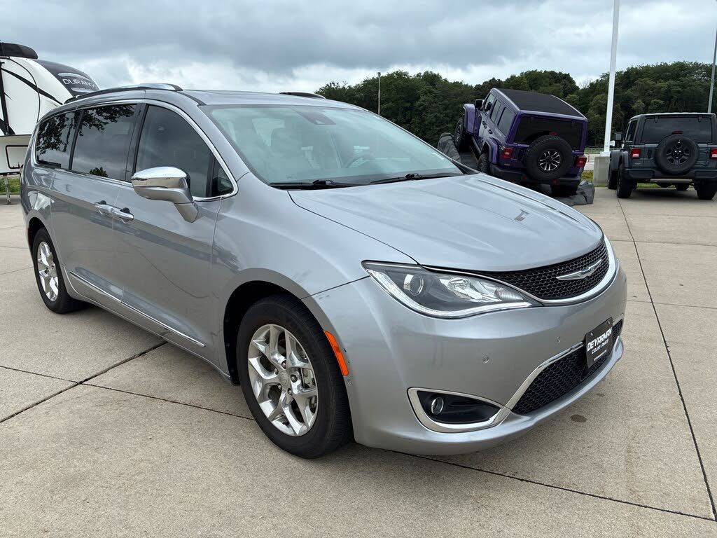 2017 CHRYSLER Pacifica