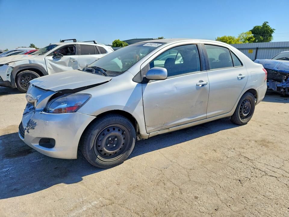 2012 TOYOTA Yaris