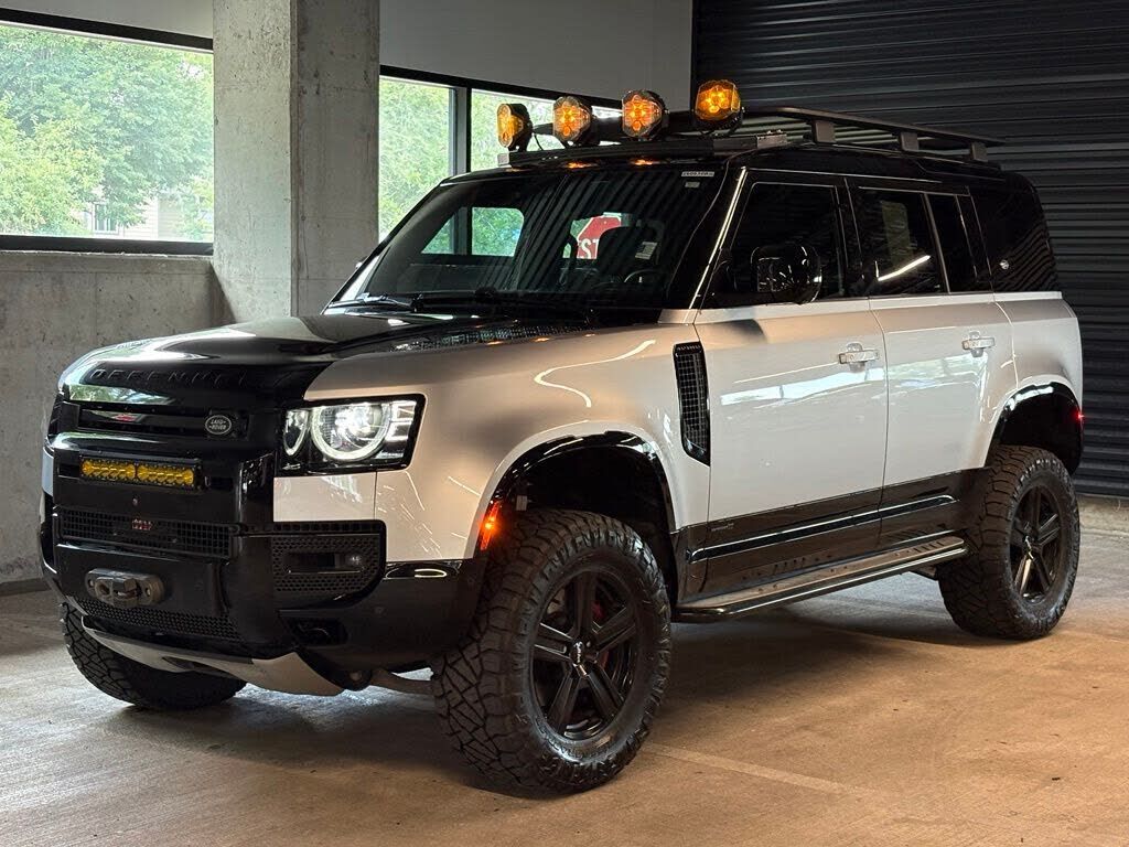 2022 LAND ROVER Defender