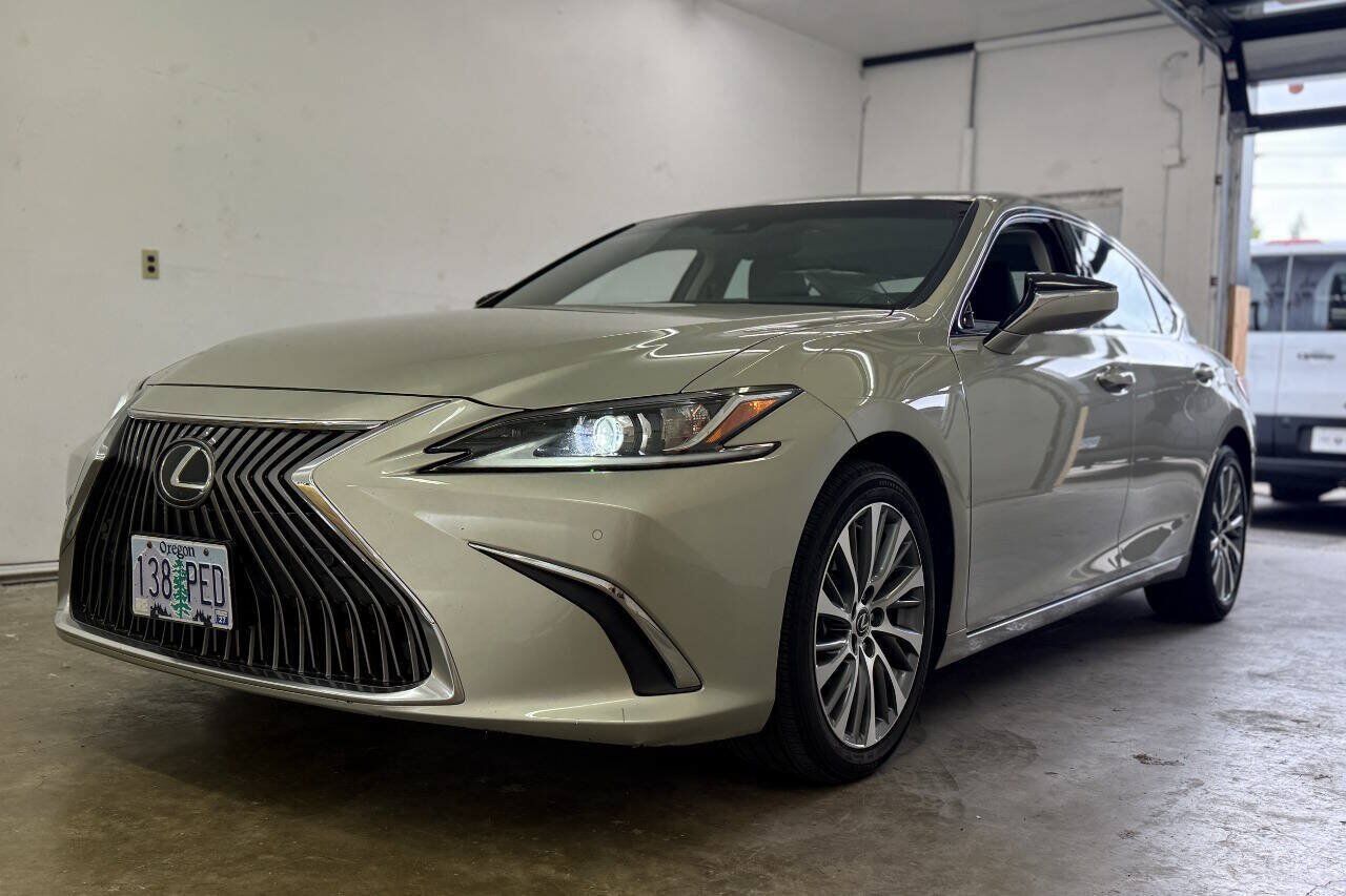 2021 LEXUS ES
