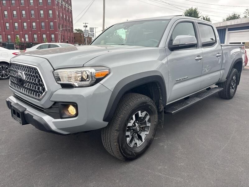 2018 TOYOTA Tacoma