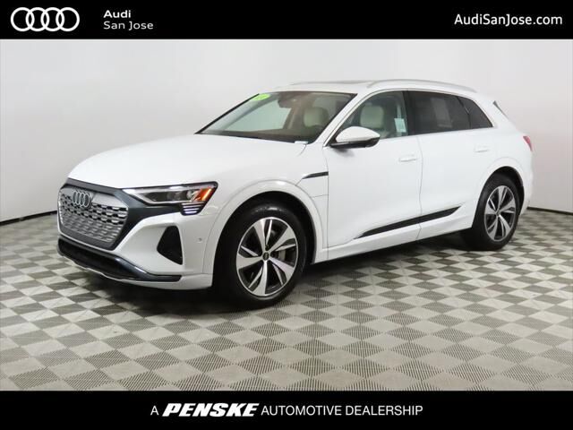 2024 AUDI Q8