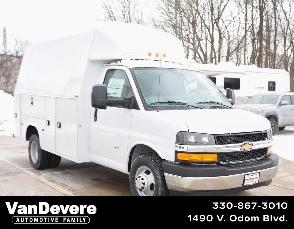2025 CHEVROLET Express